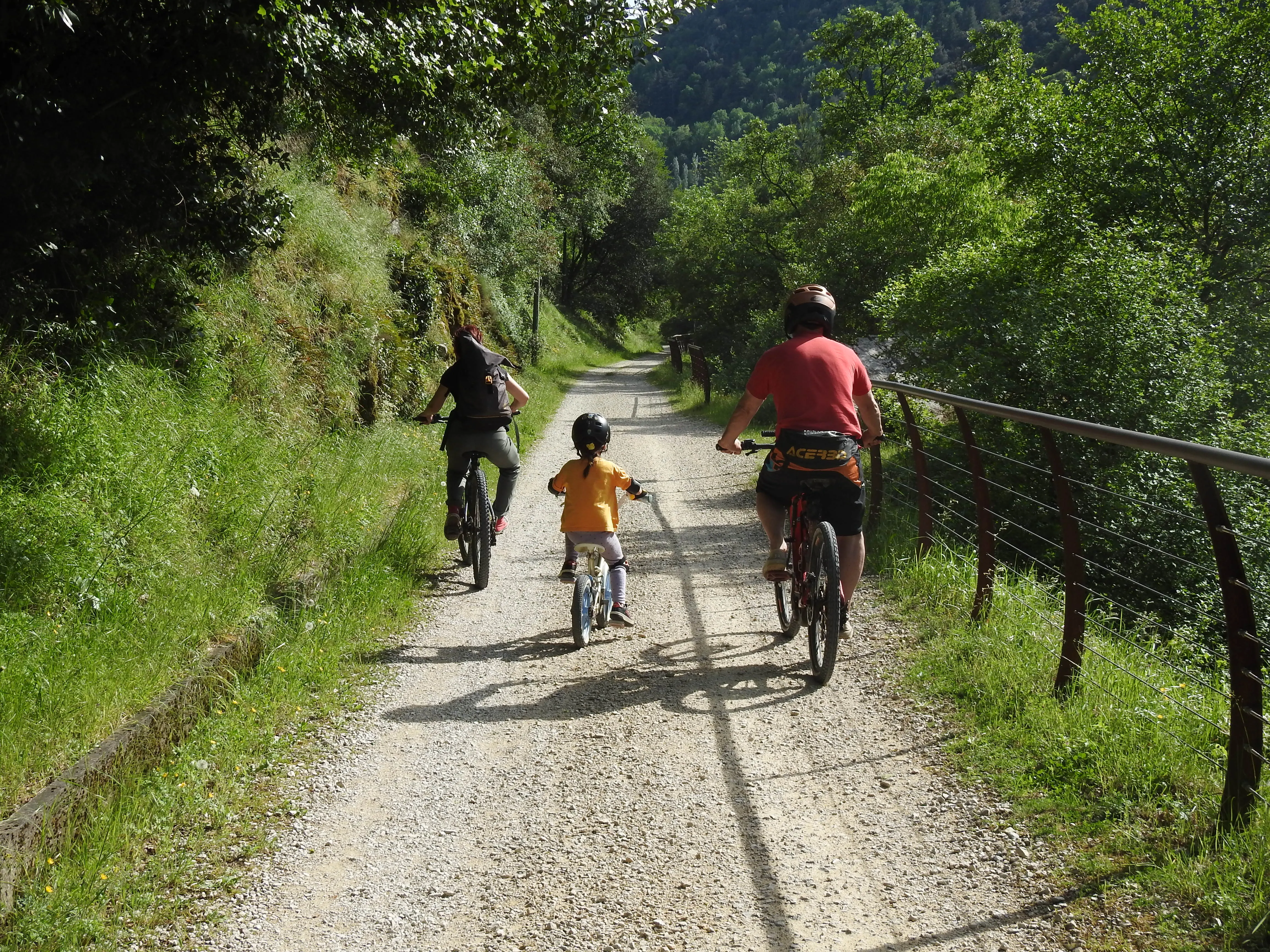 Cyclistes sur la Dolce Via