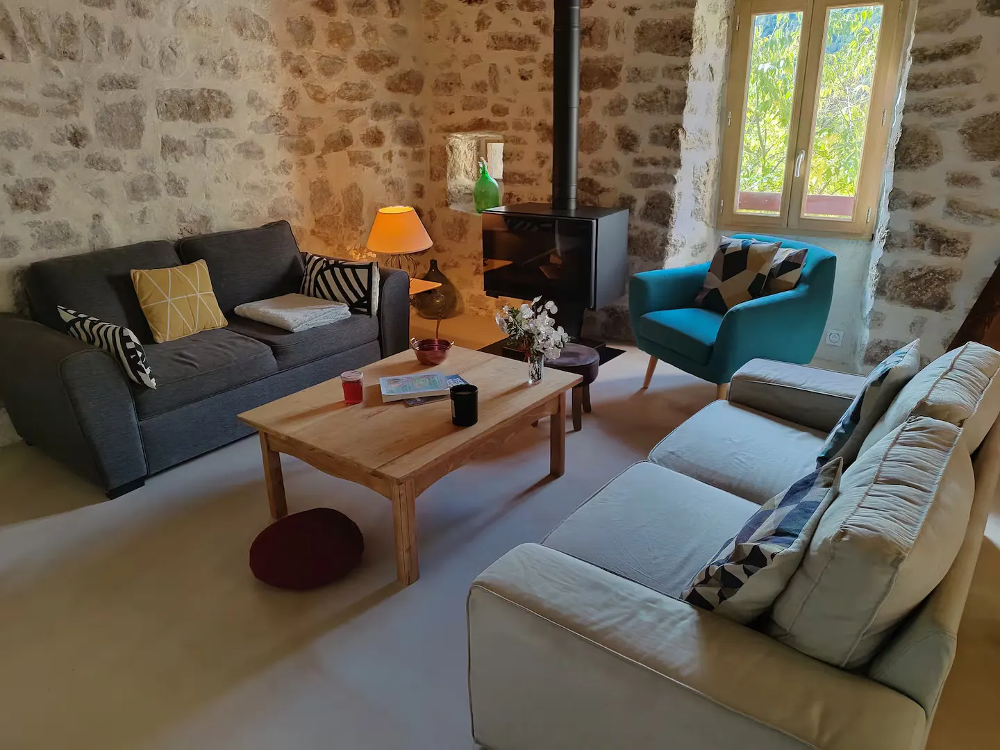 Pièce de vie de la maison avec espace pour se retrouver